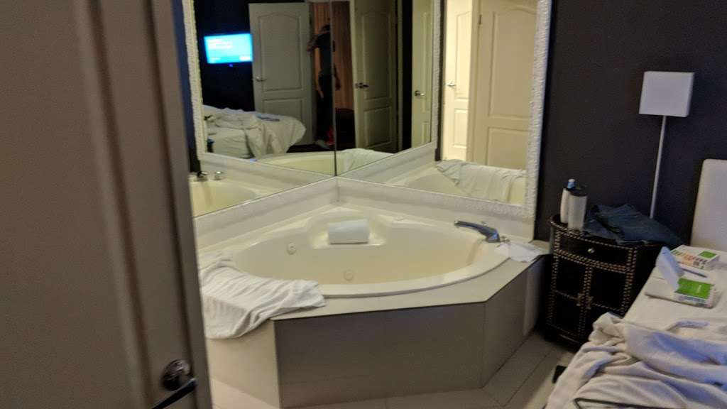 Serene, a Vegas Resort | 455 E Harmon Ave, Las Vegas, NV 89169, USA | Phone: (702) 369-2281