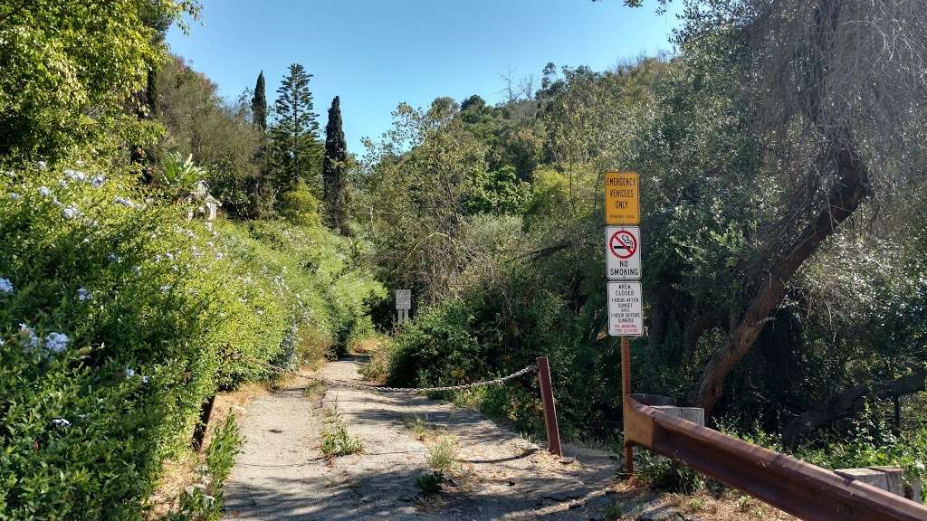 Palos Verdes Dr. N. at Via Alameda | Palos Verdes Estates, CA 90274, USA