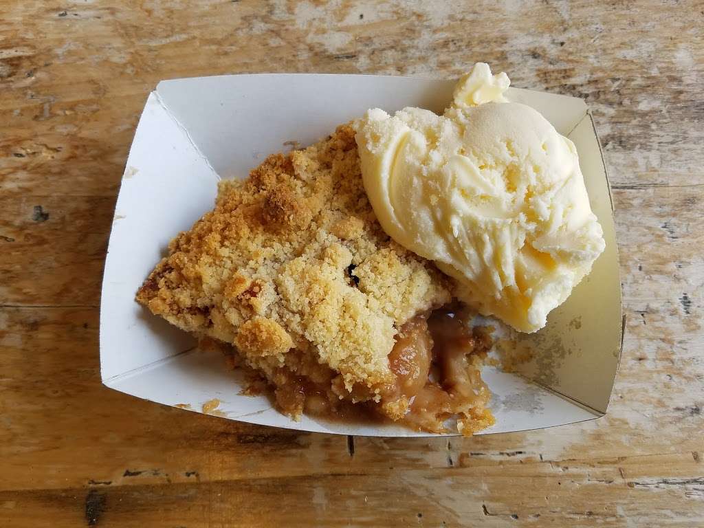 Moms Apple Pie | 4550 Gravenstein Hwy N, Sebastopol, CA 95472, USA | Phone: (707) 823-8330