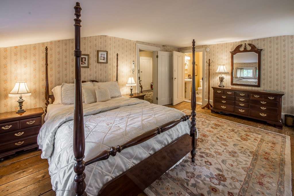Neighbour House Bed & Breakfast | 143 W Mill Rd, Long Valley, NJ 07853, USA | Phone: (908) 876-3519