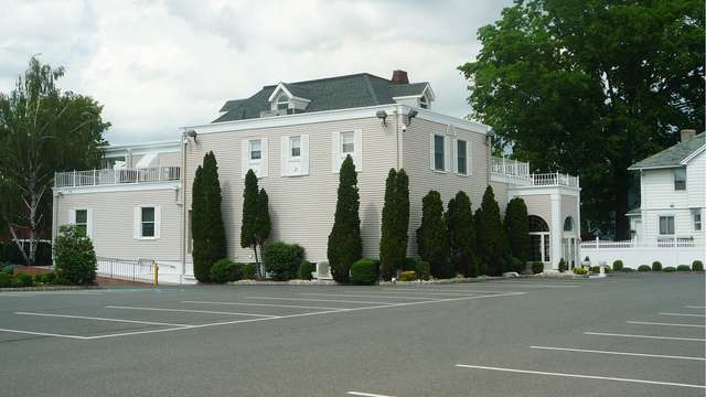 Krowicki McCracken Funeral Home | 2124 E St Georges Ave, Linden, NJ 07036, USA | Phone: (908) 352-9190