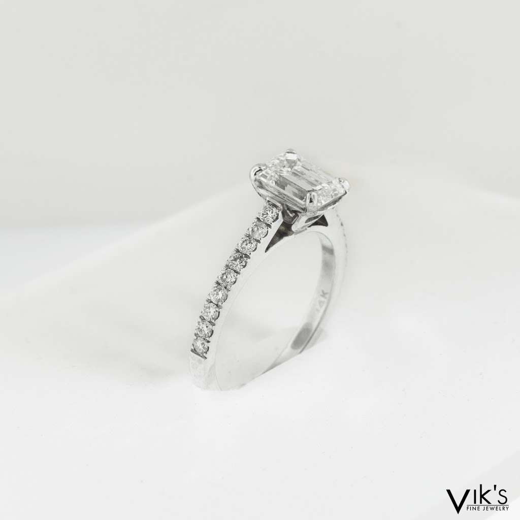 Viks Fine Jewelry | 2323 Richmond Ave, Staten Island, NY 10314, USA | Phone: (718) 761-5870