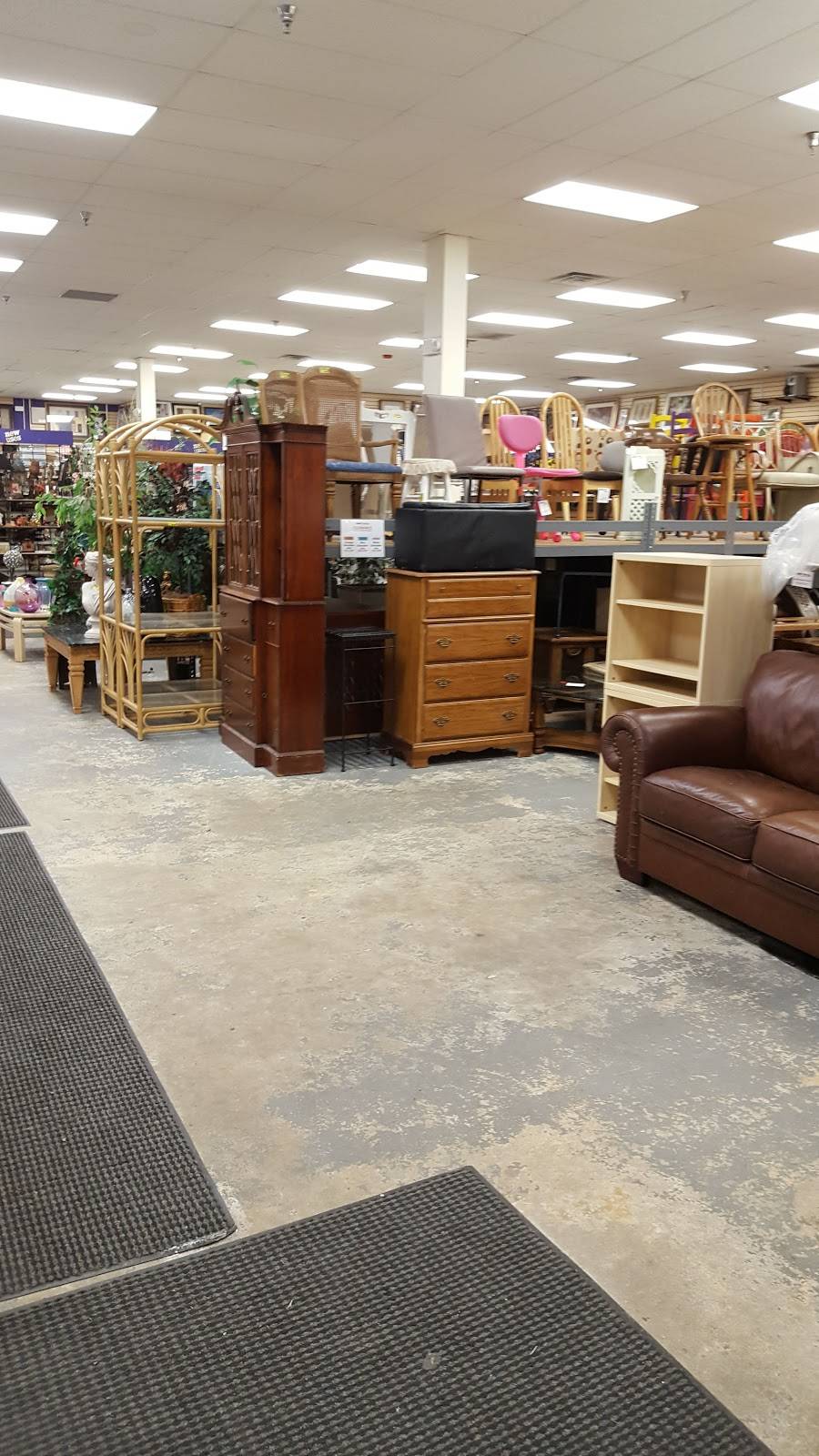 New Uses - home goods store  | Photo 5 of 20 | Address: 9020 W 159th St, Orland Park, IL 60462, USA | Phone: (708) 403-9400
