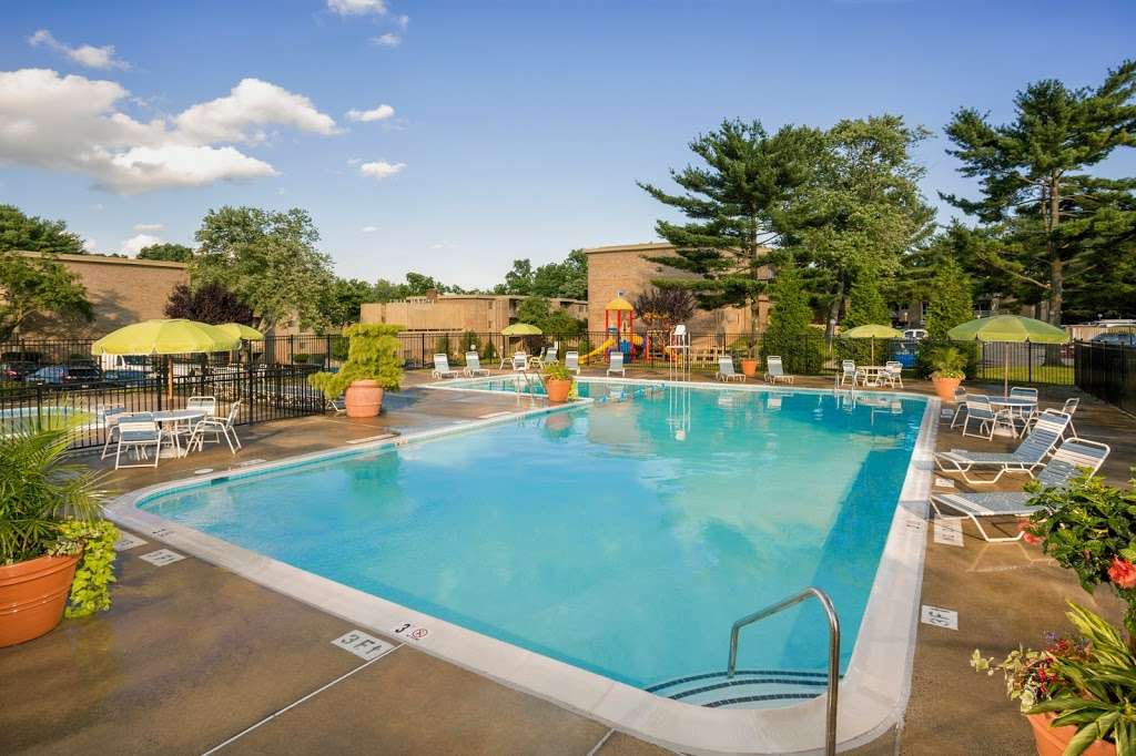 Governor Square Apartments | 409 Muddy Branch Rd, Gaithersburg, MD 20878 | Phone: (301) 948-6000