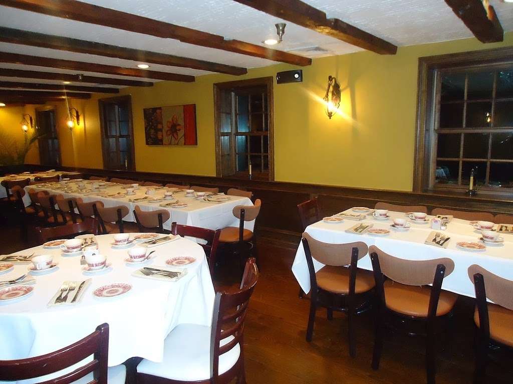 La Taverna | 375 Georges Rd, Dayton, NJ 08810, USA | Phone: (732) 274-2200