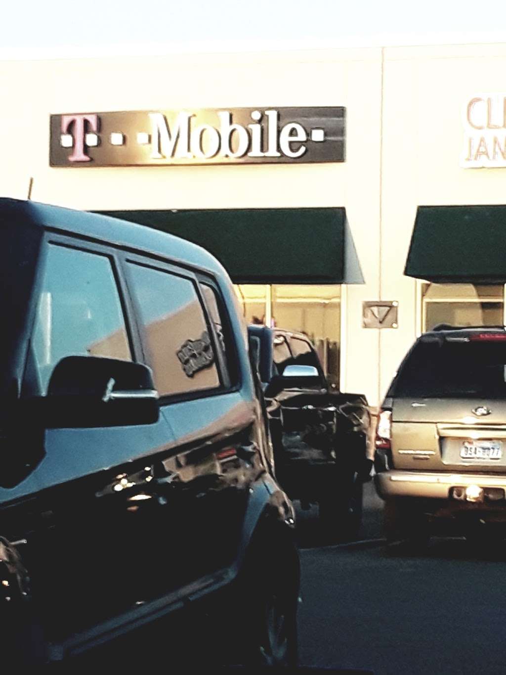 T-Mobile | 634 Northwest Loop 410 Ste 103, San Antonio, TX 78216, USA | Phone: (210) 525-8596