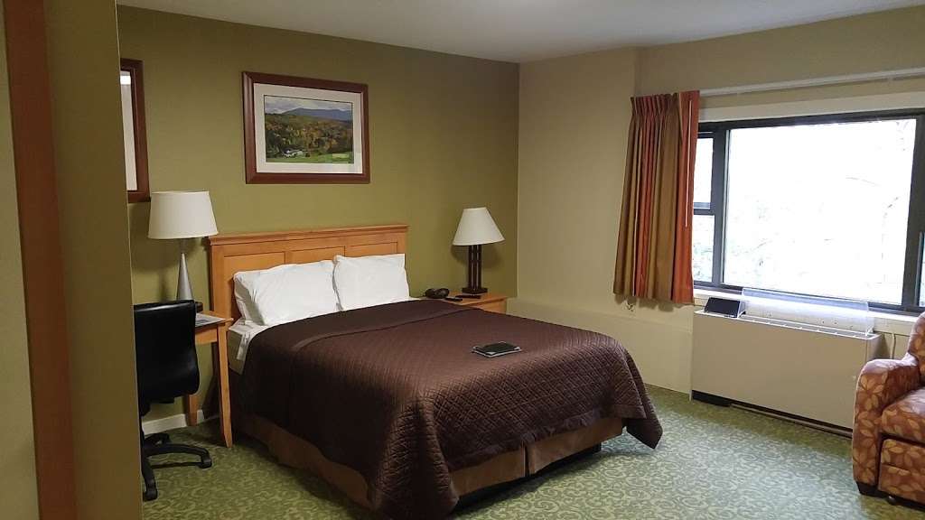 Hanscom Inn | 1427 Kirtland St, Bedford, MA 01731, USA | Phone: (781) 225-4444