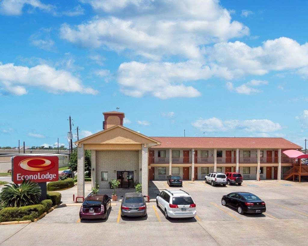 Econo Lodge | 6630 Hoover St U.S. 290 &, Bingle Rd, Houston, TX 77092, USA | Phone: (713) 956-2828