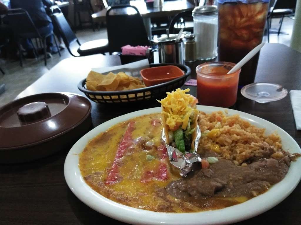 La Placita Mexican Cafe | 5403 W Commerce St, San Antonio, TX 78237, USA | Phone: (210) 433-6622