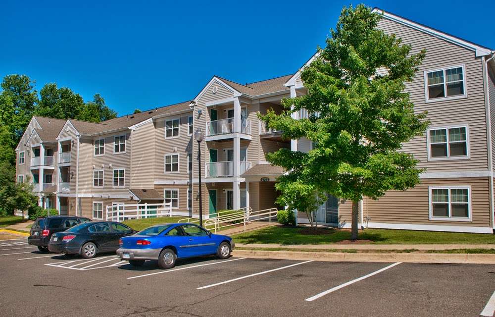 Riverwoods Apartments and Townhomes | 16573 Nanticoke Way, Woodbridge, VA 22191, USA | Phone: (703) 221-5513