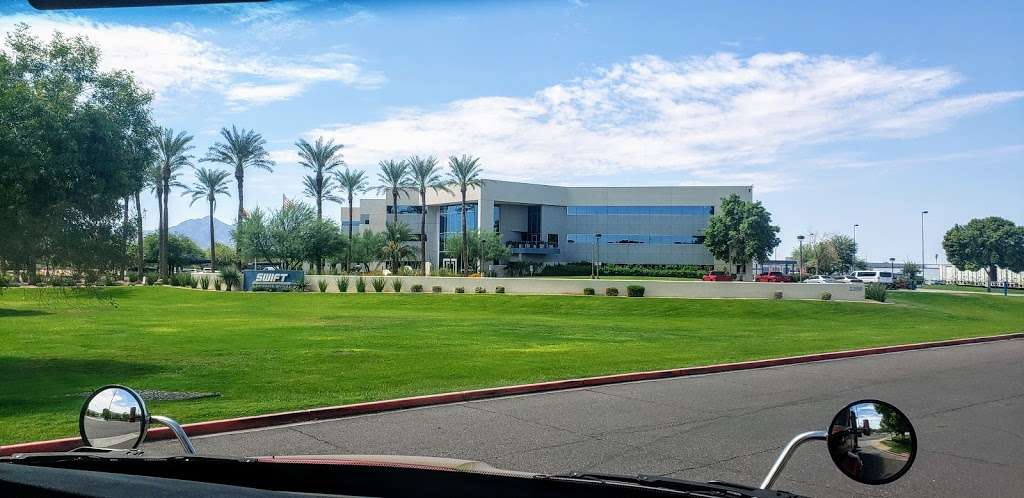 Swift Transportation Headquarters | 2200 S 75th Ave, Phoenix, AZ 85043, USA | Phone: (602) 269-9700