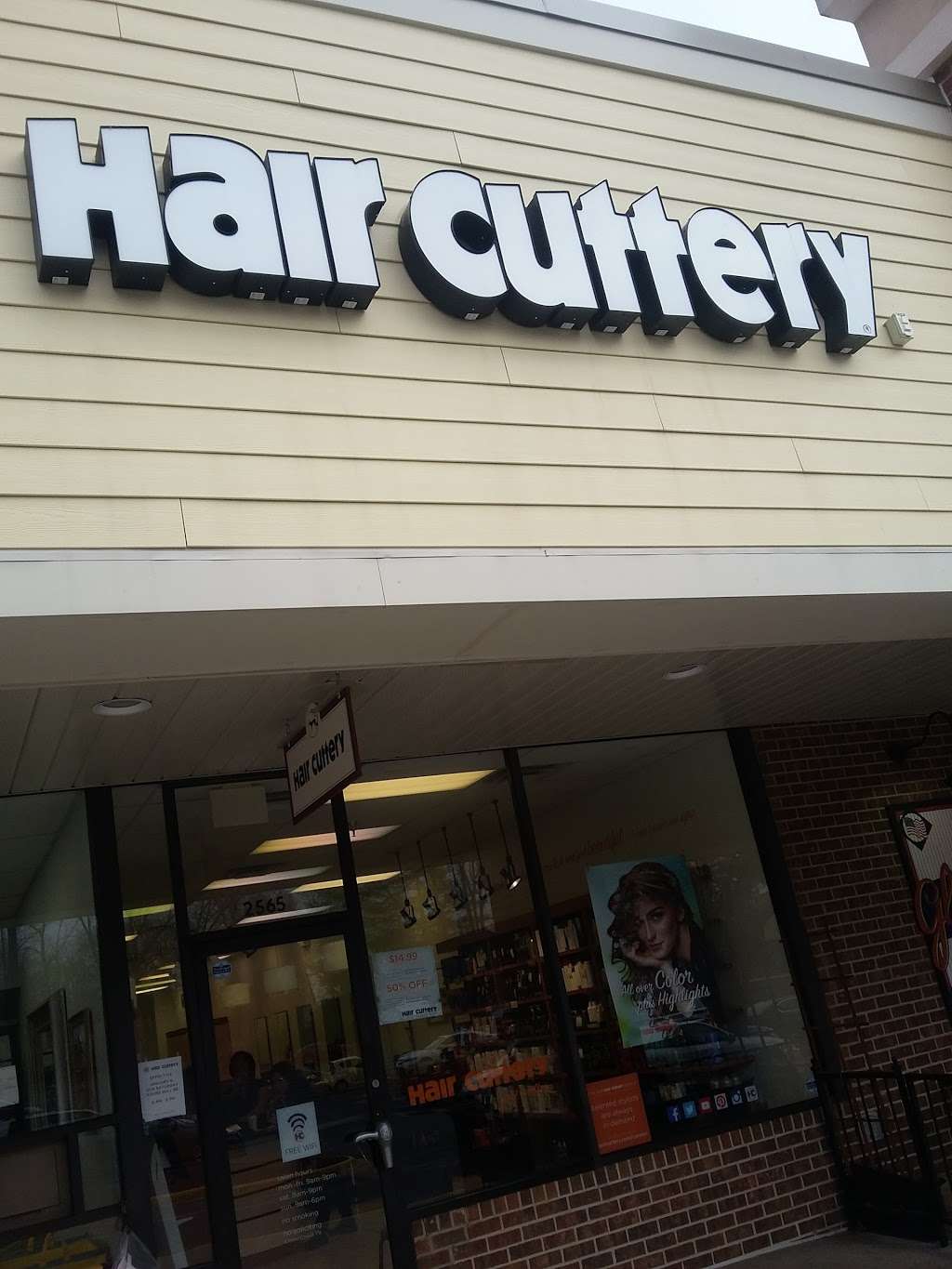 Hair Cuttery | 2565 John Milton Dr Unit 17, Herndon, VA 20171, USA | Phone: (703) 860-9150