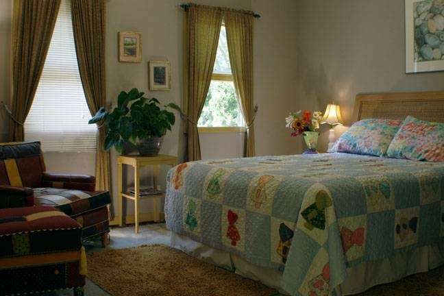 Fairview Bed and Breakfast | 319 N Fairview St, Bloomington, IN 47404 | Phone: (812) 339-1209