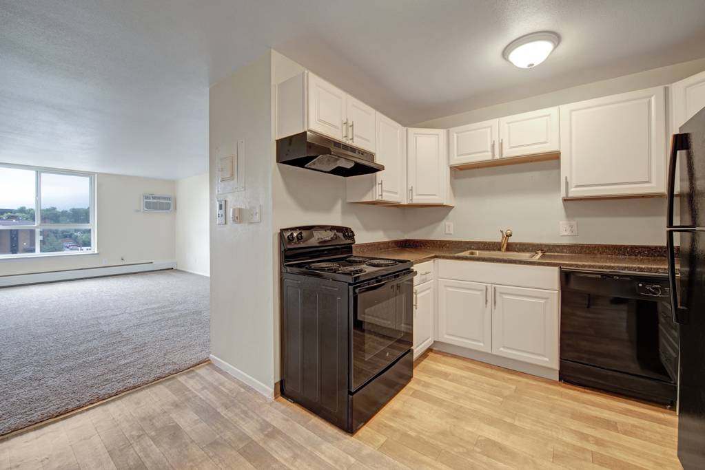 Broadmoor Park Tower Apartment Homes | 929 Arcturus Dr, Colorado Springs, CO 80906, USA | Phone: (719) 426-3728