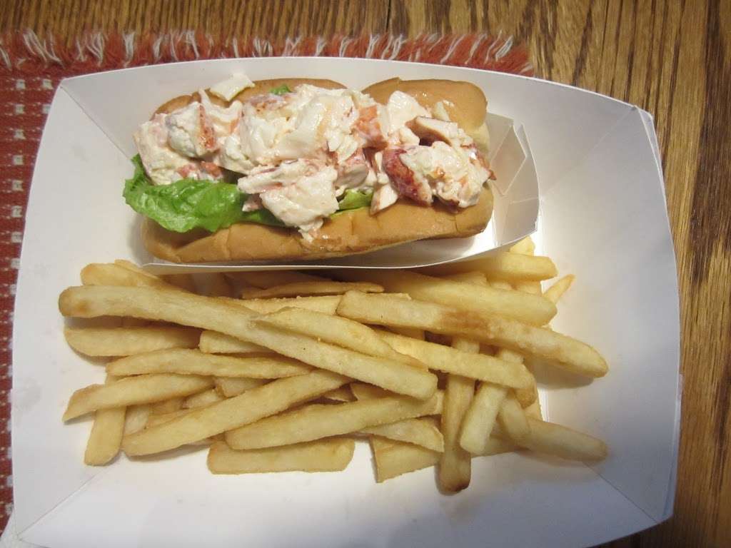 Lobster Barn | 996 Hancock St, Abington, MA 02351, USA | Phone: (781) 871-2433