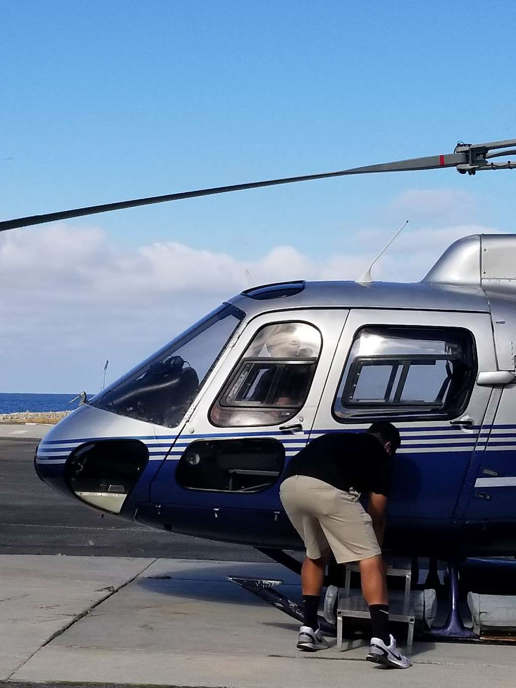 IEX Helicopters - Avalon (Island Express) | 56 Pebbly Beach Rd, Avalon, CA 90704, USA | Phone: (800) 228-2566