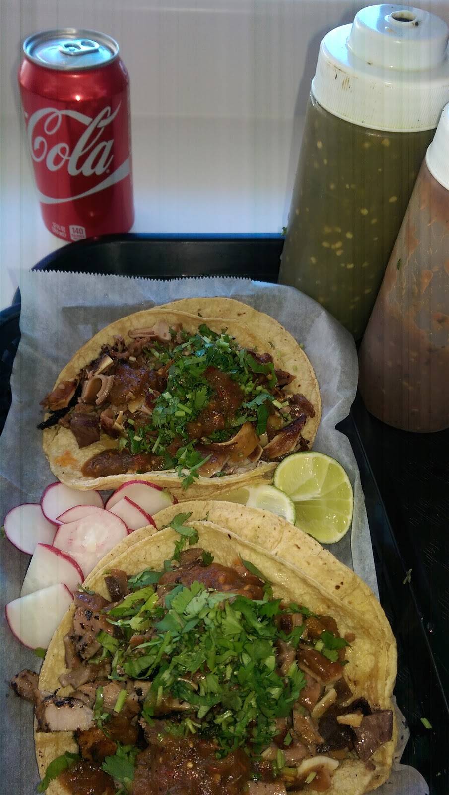 Carnitas Y Supermercado El Gigante | 2500 N Laramie Ave, Chicago, IL 60639, USA | Phone: (773) 637-8168