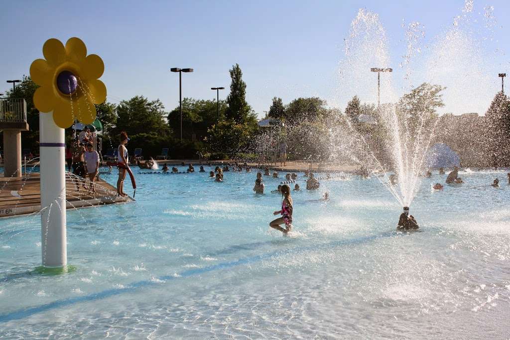 Seafari Springs Aquatic Center | 1700 Greenbrook Blvd, Hanover Park, IL 60133 | Phone: (630) 837-2468