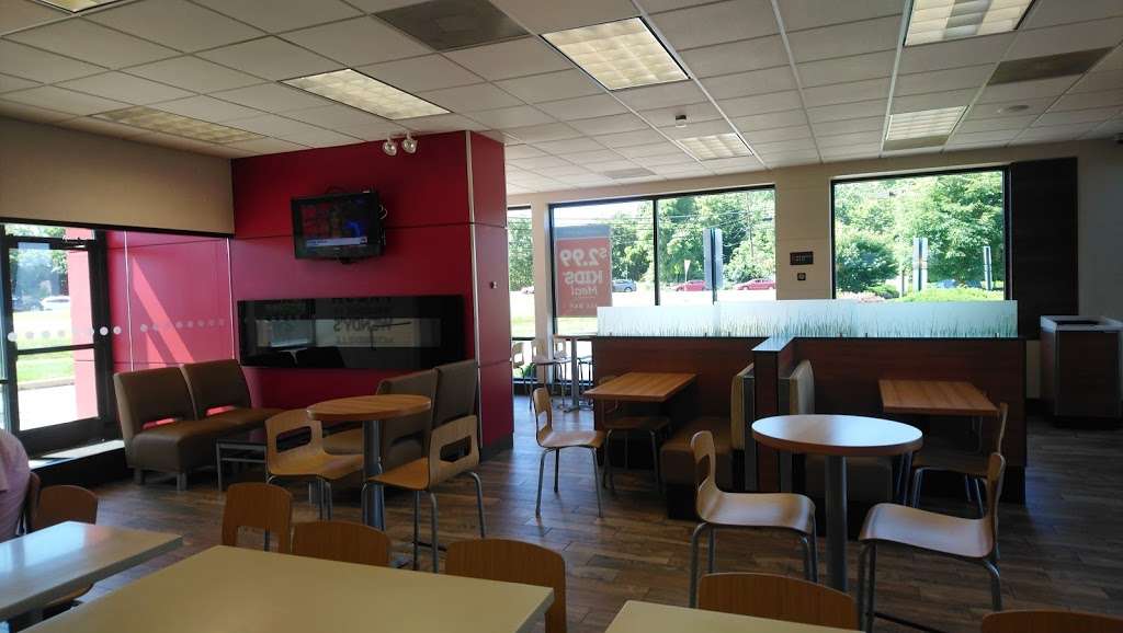 Wendys | 227 Plaza Blvd, Morrisville, PA 19067, USA | Phone: (215) 295-2515