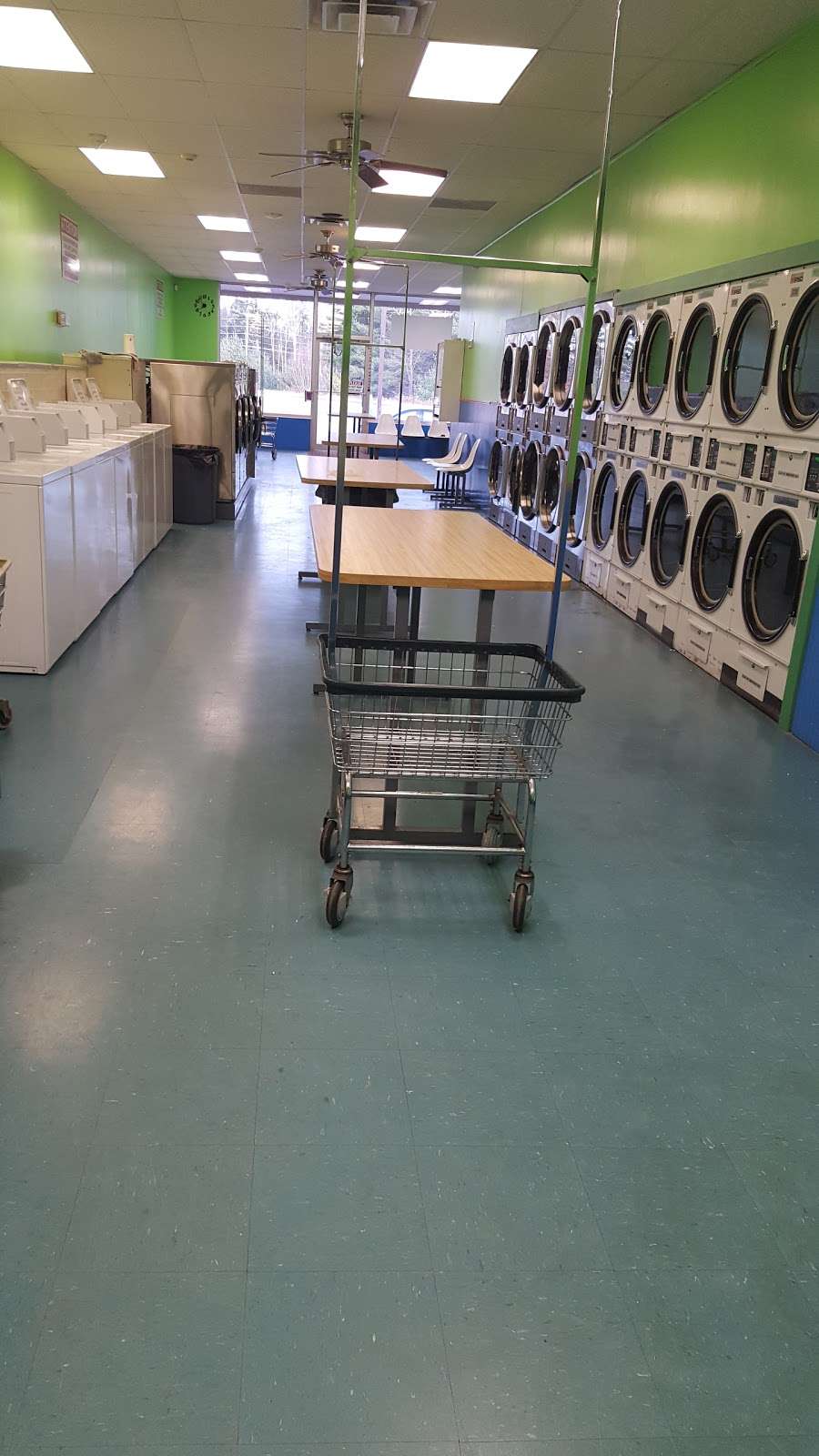 Blakeslee Laundromat | 248 PA-940, Blakeslee, PA 18610, USA | Phone: (570) 646-4223