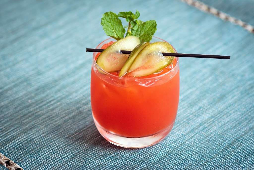 Avli Taverna | 1335 W Wrightwood Ave, Chicago, IL 60614, USA | Phone: (773) 857-5577