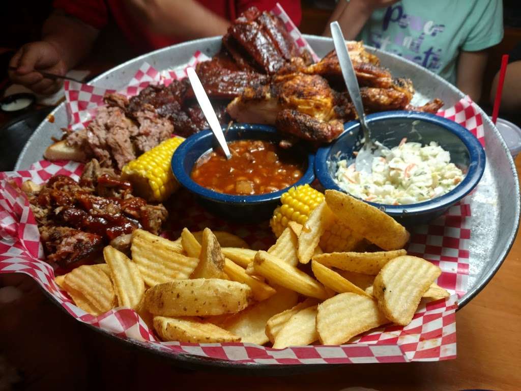 Famous Daves Bar-B-Que | 104 NJ-70, Cherry Hill, NJ 08034, USA | Phone: (856) 857-1520