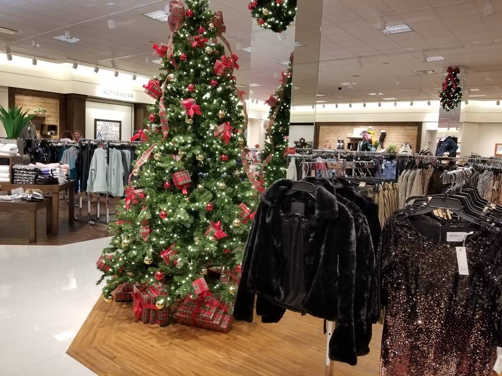 Von Maur | 1650 County Road B2 W, Roseville, MN 55113, USA | Phone: (763) 204-6966