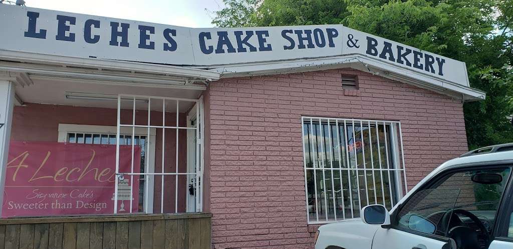 4 Leches Cake Shop & Bakery | 507 S General McMullen Dr, San Antonio, TX 78237, USA | Phone: (210) 284-8424