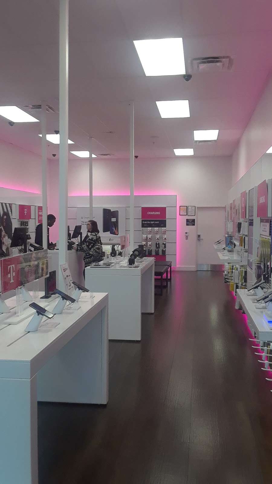 T-Mobile | 13368 Main St Ste 100, Hesperia, CA 92345 | Phone: (760) 947-8961