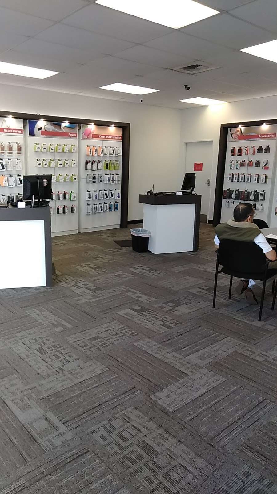 Verizon Authorized Retailer – Victra | 2002 N Riverside Ave Suite 103, Rialto, CA 92377, USA | Phone: (909) 873-5200