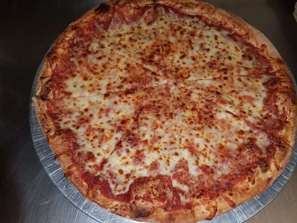 Archie’s Famous Pizza | 2236 Forest Ave, Staten Island, NY 10303, USA | Phone: (718) 727-3737
