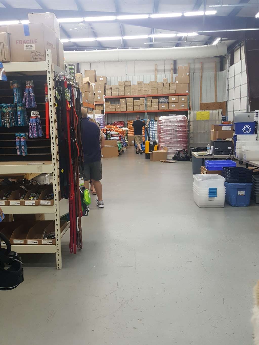 Dog Supplies Warehouse