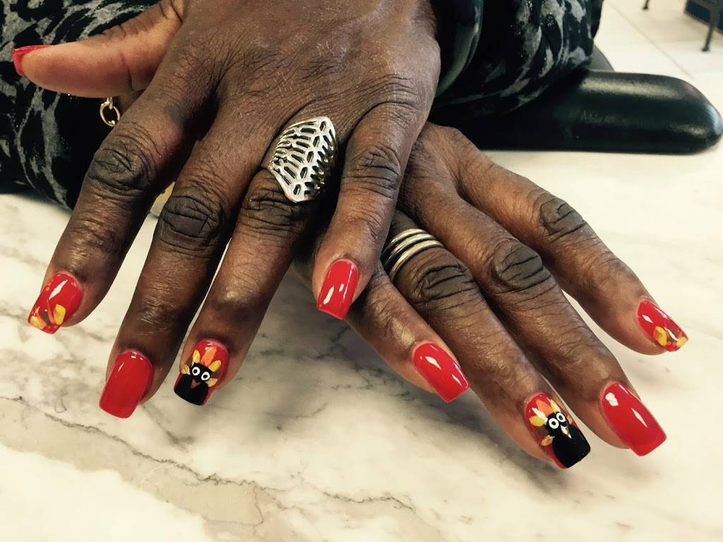 Lola Nails & Spa | 4218 Bishop Ln, Louisville, KY 40218 | Phone: (502) 290-4979