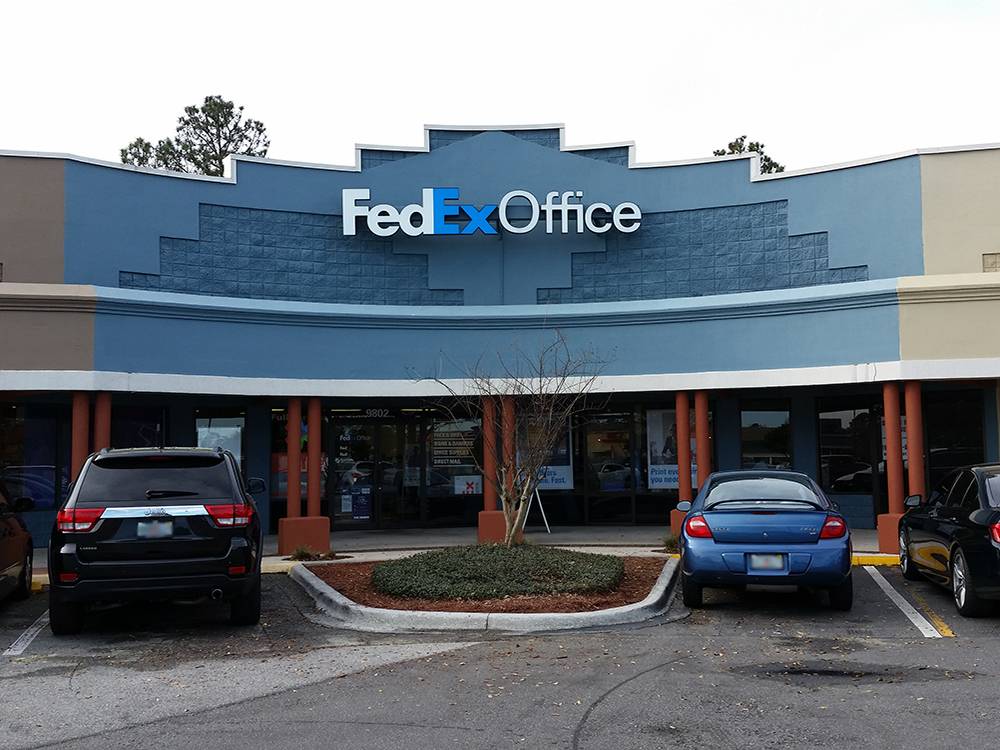 FedEx Office Print & Ship Center | 9802 Baymeadows Rd #16, Jacksonville, FL 32256, USA | Phone: (904) 642-3085