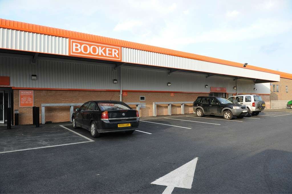 Booker Wholesale | Hurricane Way, North Weald Bassett, Epping CM16 6AA, UK | Phone: 01992 524121