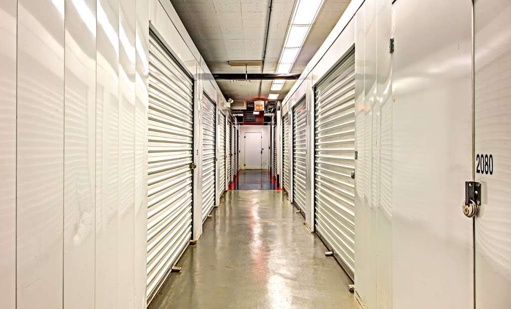 Metro Self Storage | 1800 Busse Hwy, Des Plaines, IL 60016, USA | Phone: (224) 217-9785