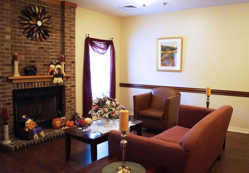 Queen City Assisted Living | 1700 Montana Dr, Charlotte, NC 28216 | Phone: (704) 393-2870