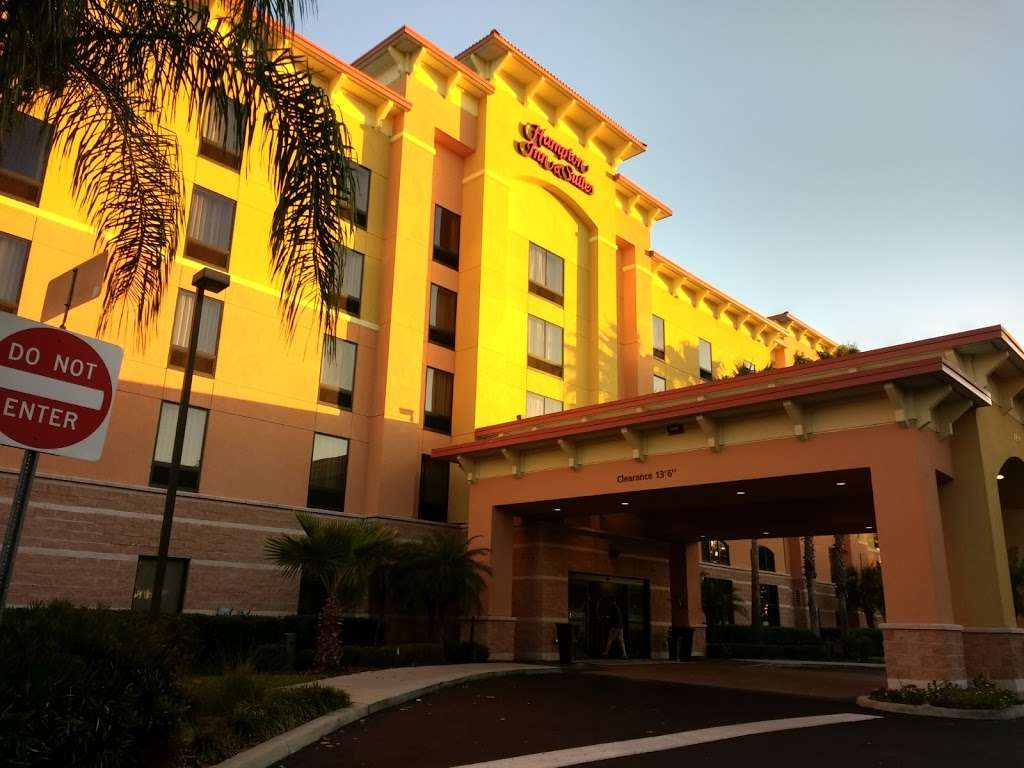 Hampton Inn & Suites Orlando-South Lake Buena Vista | 4971 Calypso Cay Way, Kissimmee, FL 34746, USA | Phone: (407) 396-8700