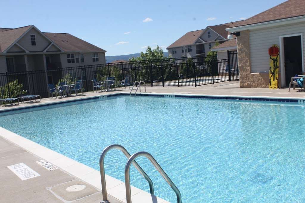 Fairway Vista Apartments | 1201 Riverwalk Pl, Frederick, MD 21701, USA | Phone: (301) 631-1555