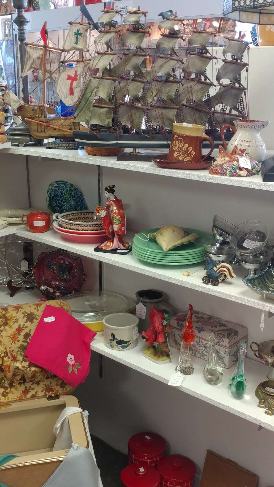 Mother Tuckers Antiques | 566 N Reading Rd, Ephrata, PA 17522, USA | Phone: (717) 738-1297