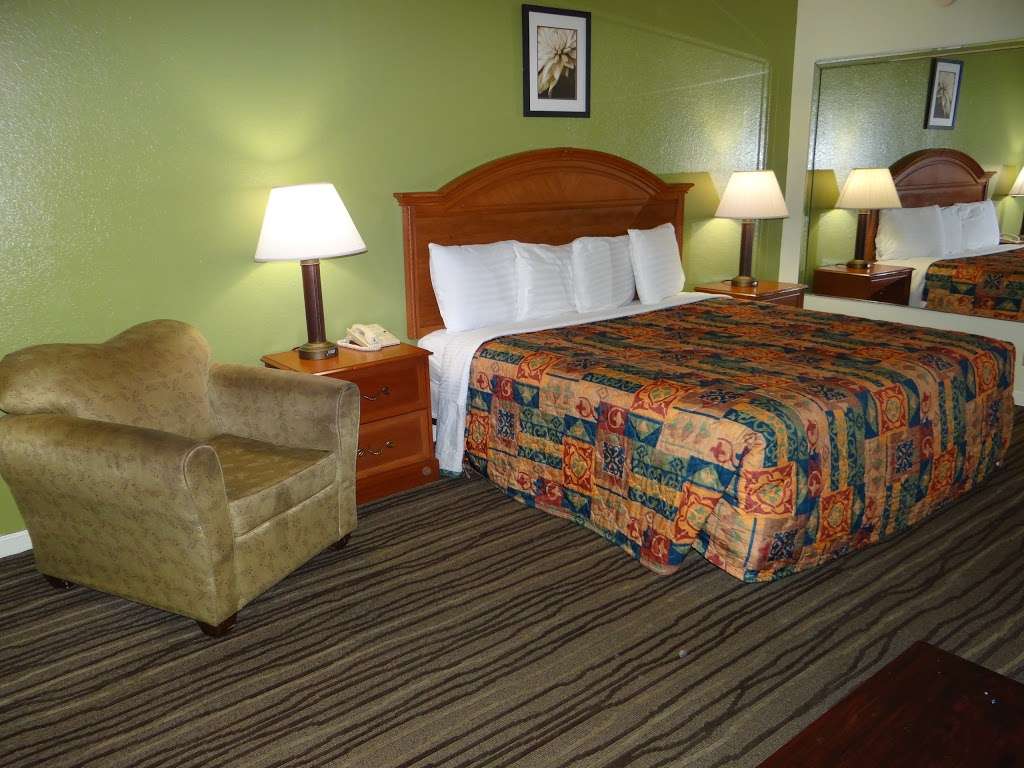 Regency Inn & Suites | 10801 East Fwy Bldg # B, Houston, TX 77029, USA | Phone: (713) 678-8222