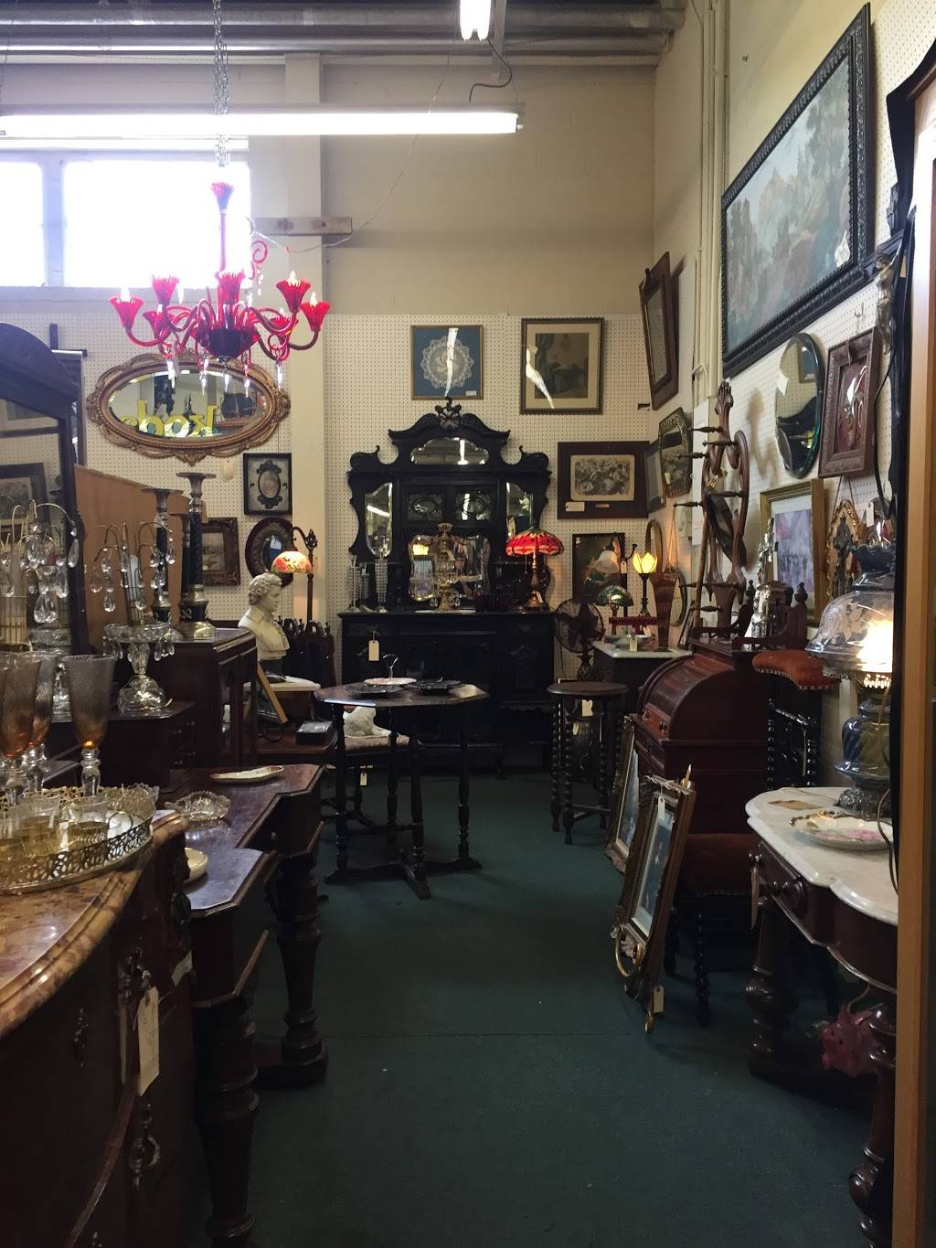 Montgomery Street Antique Mall | 2601 Montgomery St, Fort Worth, TX 76107, USA | Phone: (817) 735-9685