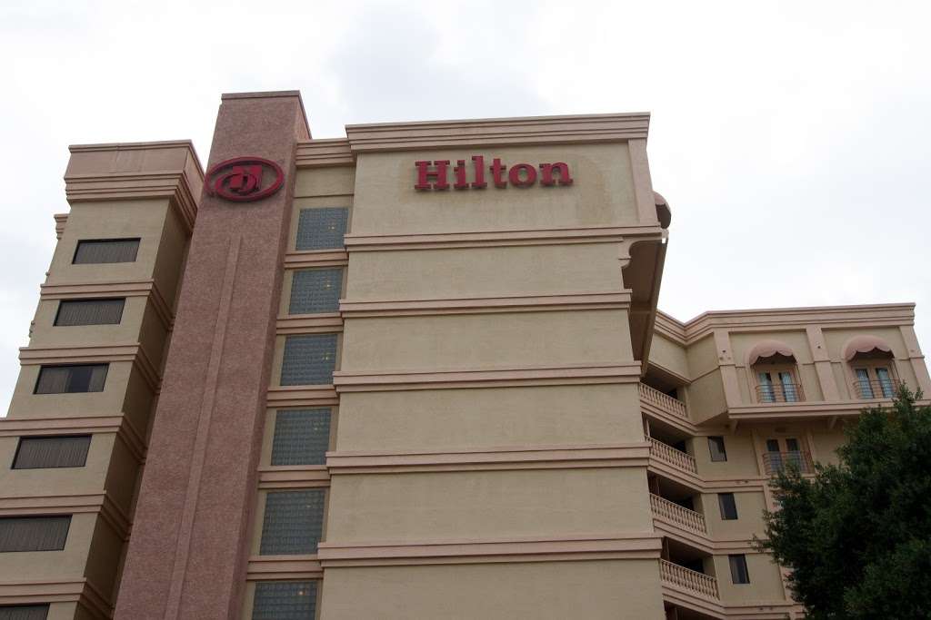 Hilton Phoenix/Mesa | 1011 W Holmes Ave, Mesa, AZ 85210 | Phone: (480) 833-5555