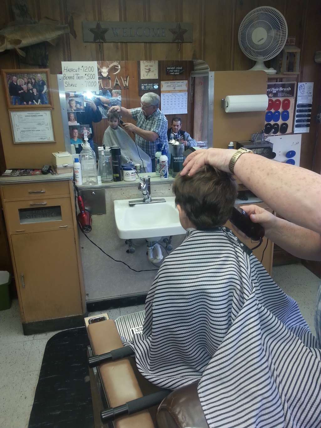 Davids Barber Shop | 771 Main St, Pleasanton, KS 66075, USA | Phone: (913) 352-6490