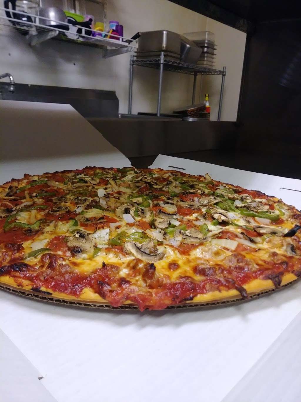 Pizza House | 4216 N Johnsburg Rd, Johnsburg, IL 60051, USA | Phone: (815) 759-1682