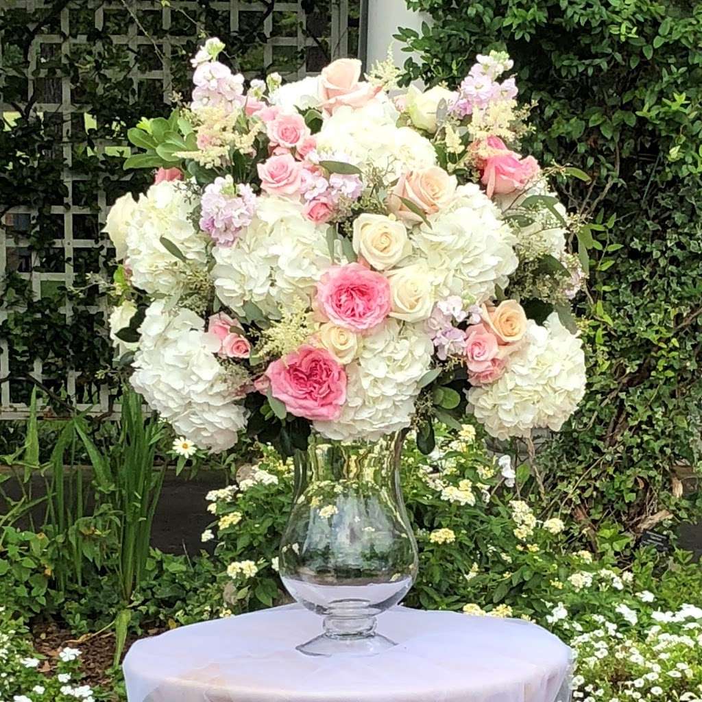 Kelilabee Flower Company | 11914 Elm Ln #140, Charlotte, NC 28277, USA | Phone: (704) 900-8949