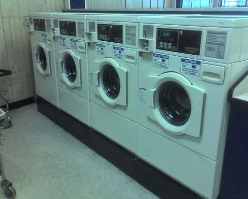 Hanover Quick Wash Laundromat | 6736 Barrington Rd, Hanover Park, IL 60133, USA | Phone: (630) 213-7179