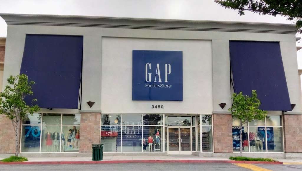 Gap Factory Store | village at century 3480, W Century Blvd, Inglewood, CA 90303, USA | Phone: (310) 590-1210