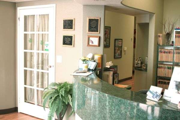 Universal Dental Care | 4160 Highland Ave #6C, Highland, CA 92346, USA | Phone: (909) 589-8115