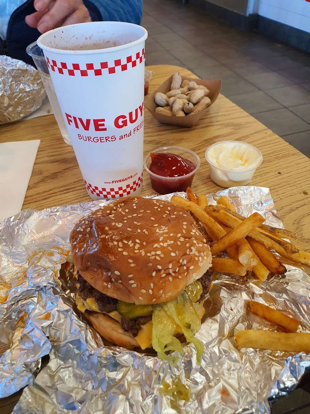 Five Guys | 1520 US Hwy 70 SE, Hickory, NC 28602, USA | Phone: (828) 855-3235